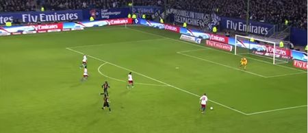 Vine: Hamburg players four-on-one with the Bremen keeper who helps them with an OG