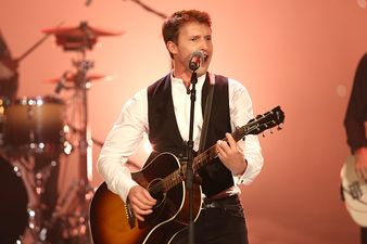 Pic: James Blunt brilliantly responds to an agony aunt letter in the Metro