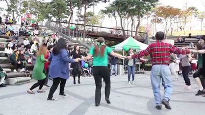 Video: The Irish take over Seoul in South Korea with a brilliant, big ceilidh