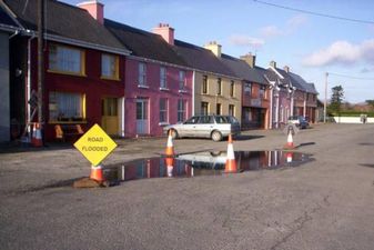 VIDEO: Mayo pub takes customer service to the next level during flooding