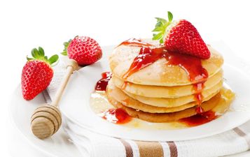 Tasty and easy to make protein recipes: Strawberry-flavoured protein pancakes