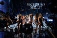 Video: The Victoria’s Secrets Angels do a damn good job at lip-syncing Taylor Swift’s “Shake It Off”