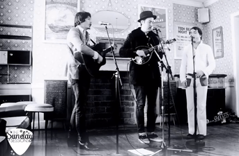 The Sunday Sessions Christmas Special: The Hot Sprockets – Rockin’ Around The Christmas Tree