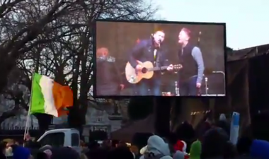 Video: Glen Hansard and Damien Dempsey sing The Auld Triangle at the #Right2Water protest in Dublin