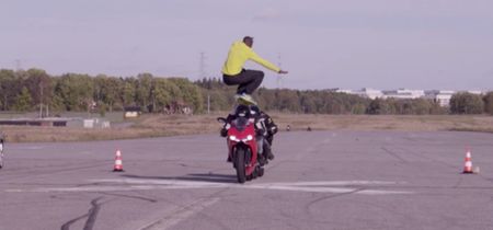Pic: Daredevil performs standing jump over two motorcycles speeding towards him at 70mph