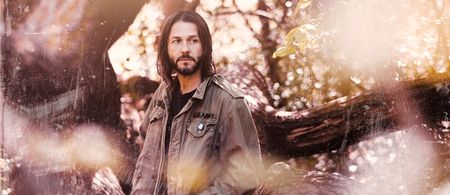 Pub fights, bad kissing & blind cats:  JOE spins the Tombola of Truth with Feeder frontman Grant Nicholas