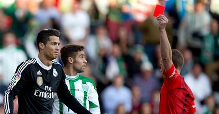 Video: Cristiano Ronaldo disguises himself as a beggar in the centre of Madrid