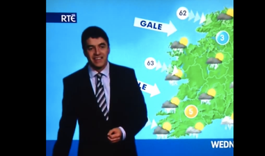 Video: RTÉ weatherman handles awkward situation like a pro