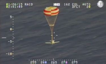 Video: Pilot deploys MASSIVE full-plane parachute before ditching into Pacific Ocean