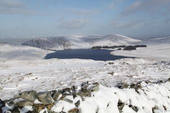 Video: Snowkiting on the Mourne Mountains looks like serious craic