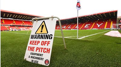 Vine: Sex Addicks? A couple were caught having sex on Charlton Athletic’s pitch