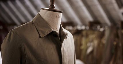 Dundalk FC manager Stephen Kenny once again loses an item of clothing in a café