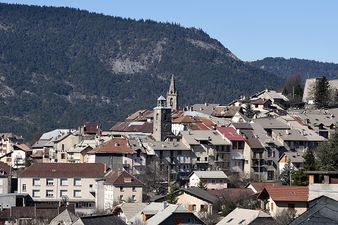 A picture of German co-pilot Andreas Lubitz emerges online