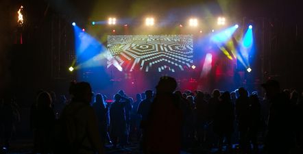 The Glastonbury 2015 line-up has been announced and it looks pretty sweet