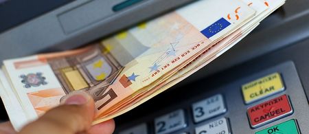 Kind Irish woman helps two girls duped by fake landlord scam in Dublin