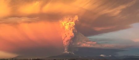 Video: A mesmerising timelapse video of a Chilean volcano erupting