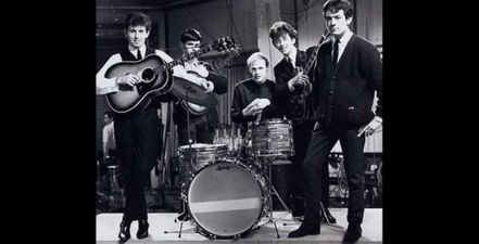 JOE’s Classic Song of the Day : The Hollies – The Air That I Breathe