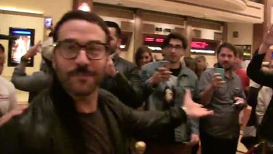 Video: Jeremy Piven (Ari Gold) goes to the cinema and buys hundreds of bags of popcorn for Entourage fans