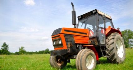Pic: Seriously sound farmer helped save this couple’s wedding in Mayo