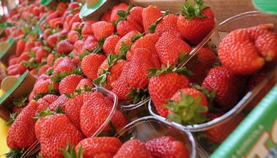 Pic: If this sexy sign for Wexford strawberries doesn’t seduce you then nothing will