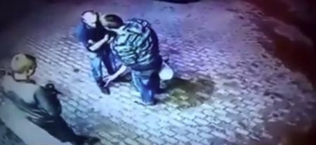 Video: Two thugs try to rob an old man, it turns out he’s an ex-boxer and kicks ass