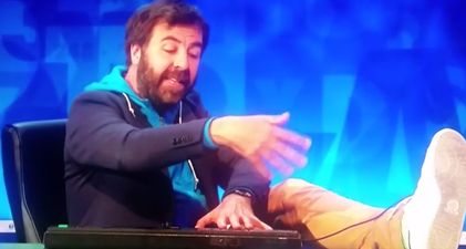 Video: David O’Doherty performs his famous ‘Short Legs’ song on 8 Out of 10 Cats Does Countdown