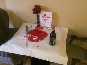 Cork coffee shop live tweets a customer’s first Tinder date