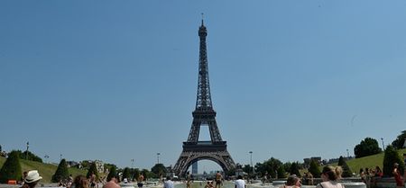 Video: Reports of gunmen holding 10 hostages in Paris store