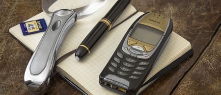 7 things we miss about our old blockia mobile phones