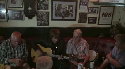 Video: Liam Gallagher having a session with a few auld lads in a pub in Mayo