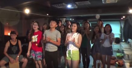 Video: Irish teacher teaches a group of Taiwanese students to sing an amazing version of The Rattlin’ Bog