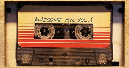 PIC: This eejit completely wrecked his iPhone because he didn’t know what a cassette tape was