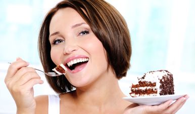 Scientists reveal that we’ve all been cutting cake the wrong way