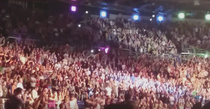VIDEO: Hair-raising footage of Irish UFC fans singing during Aisling Daly’s walkout