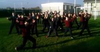 VIDEO: Primary school students in Kildare pay tribute to Jonah Lomu with Haka ‘As Gaeilge’