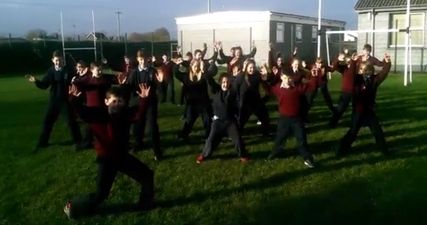 VIDEO: Primary school students in Kildare pay tribute to Jonah Lomu with Haka ‘As Gaeilge’