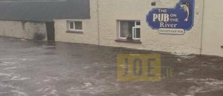 PIC: Wee pub in Donegal called “Brittons Bar, The Pub On The River” is now in the river