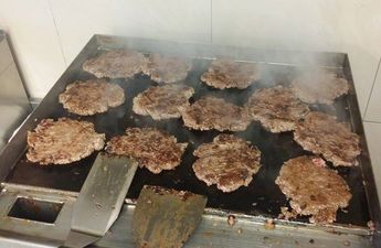 PICS: 13 beef patties, one absolutely massive ‘Notorious’ burger in Tipperary