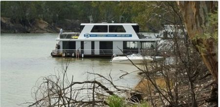 Irish tourist dies in Australia after boating accident