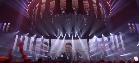 VIDEO: Lorde’s tribute to David Bowie at the BRIT Awards was pretty special