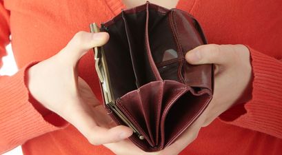 PIC: Irish girl in New Zealand goes to extreme lengths in asking her parents for more money