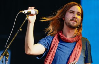 If you absolutely have to con your way into a music festival, do it like this