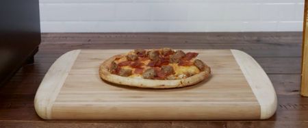 VIDEO: Would you eat this St Patrick’s Day-themed coddle pizza?