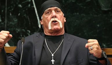 Hulk Hogan is returning to Monday Night Raw this week