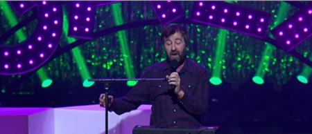 VIDEO: David O’Doherty performs hilarious tribute to Grand Designs on Australian TV