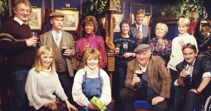 PIC: Man spotted wearing truly glorious Glenroe t-shirt in the crowd at the World Snooker Championships
