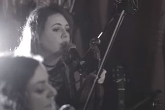 VIDEO: Dublin sisters record a haunting version of The Foggy Dew ahead of 1916 anniversary