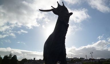 PIC: The famous King Puck statue in Killorglin turns purple in tribute to Prince