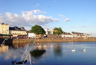 PICS: Ireland’s favourite outdoor drinking spots are completely wedged