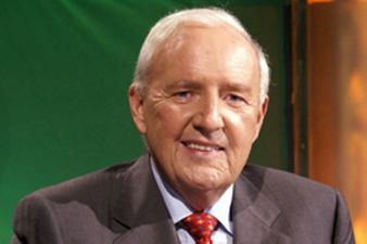 PICS: These 5 Irish friends are all at the Euros dressed as the great Bill O’Herlihy